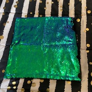 Sequin pillow cover